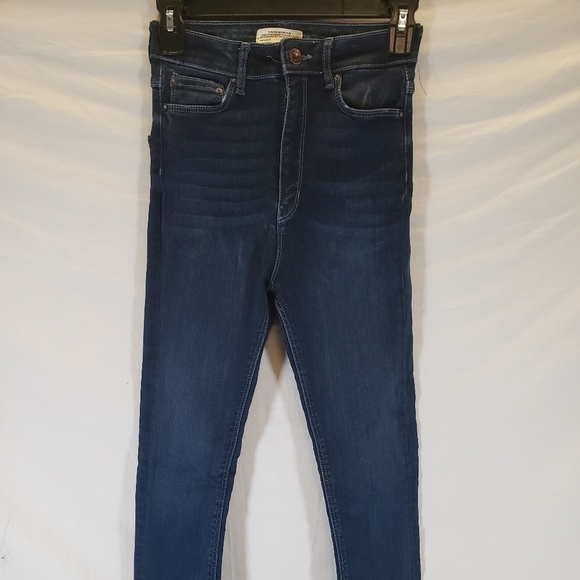 Zara Woman Dark Wash Skinny Jeans With Fringed Hem Sz 2 - Picture 1 of 7
